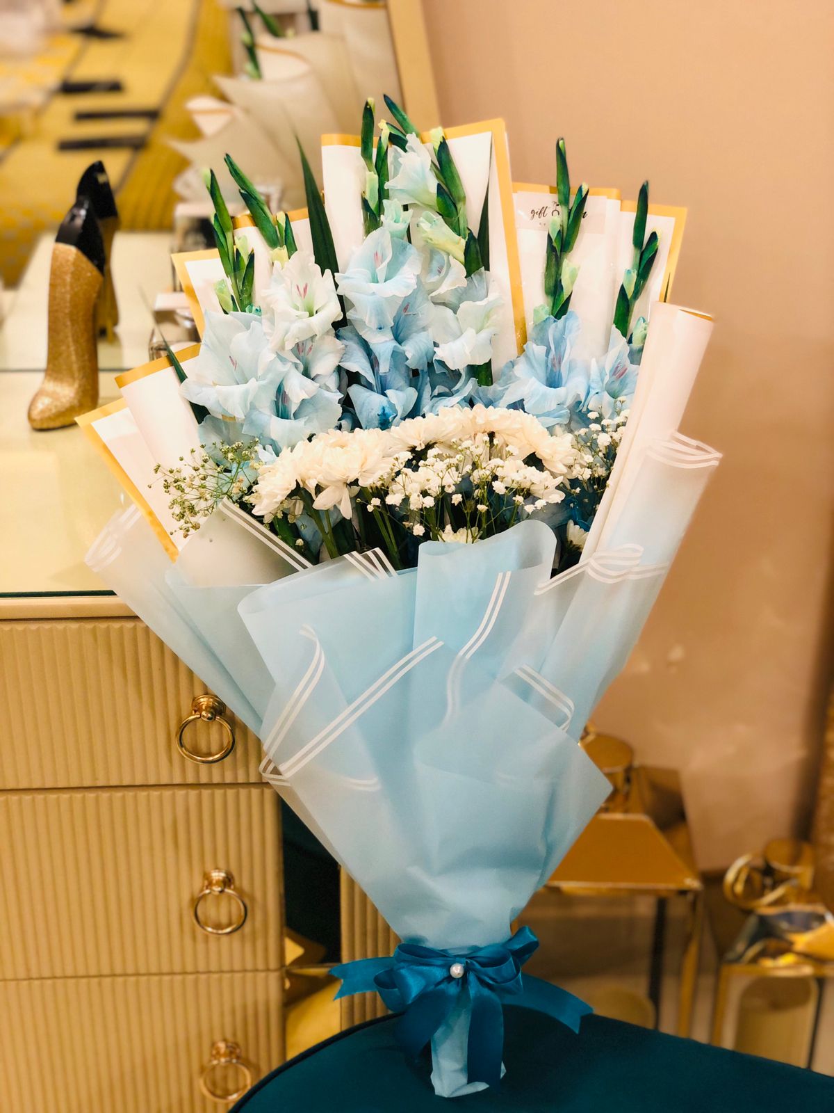 Serenade of Flowers - Giftogram By Samana