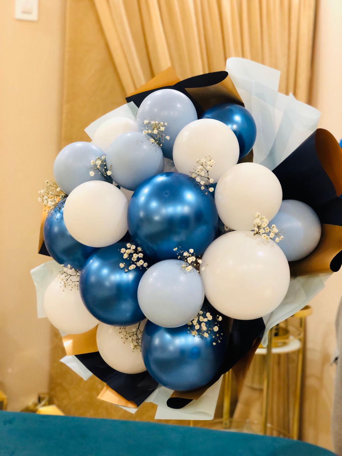Breezy Balloon Bouquet - Giftogram By Samana