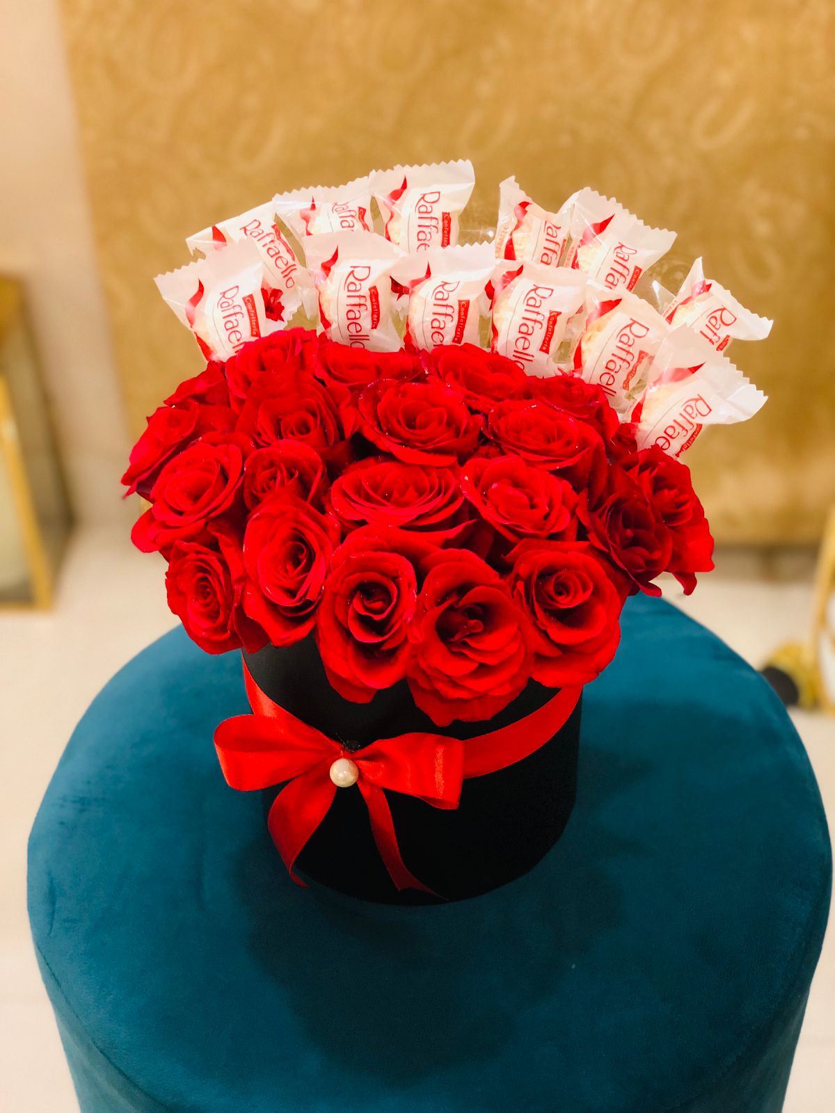 Roses & Raffaello - Giftogram By Samana