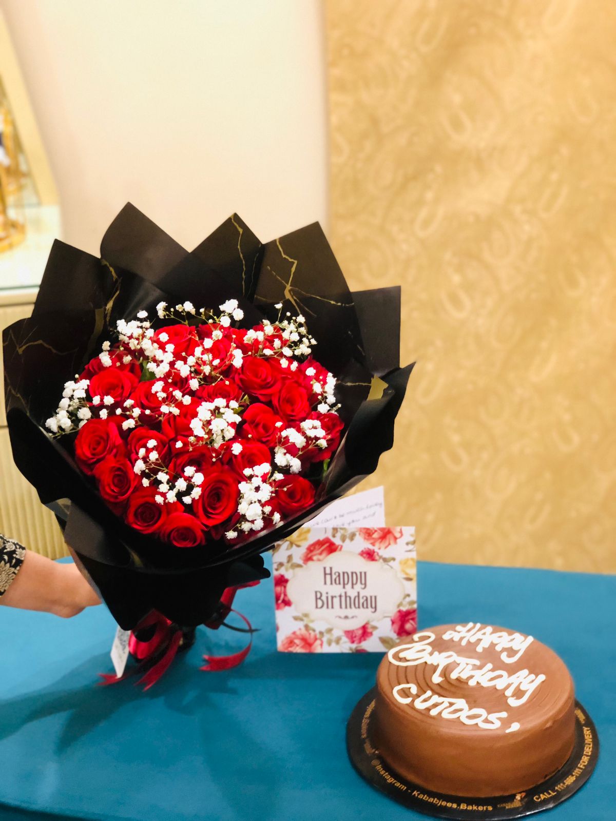 Cake and Bouquet Fusion - Giftogram By Samana