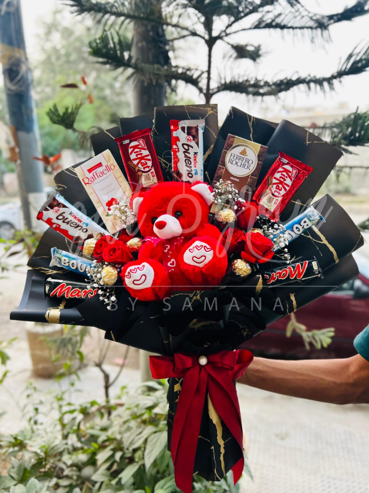 Luxury teddy bear chocolate bouquet with premium chocolates and red roses – Giftogram by Samana Karachi Pakistan