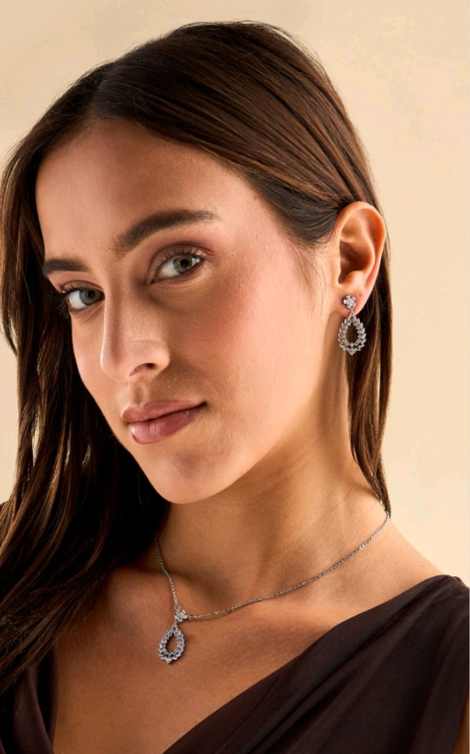 MAX crystal halo necklace with matching circular crystal earrings