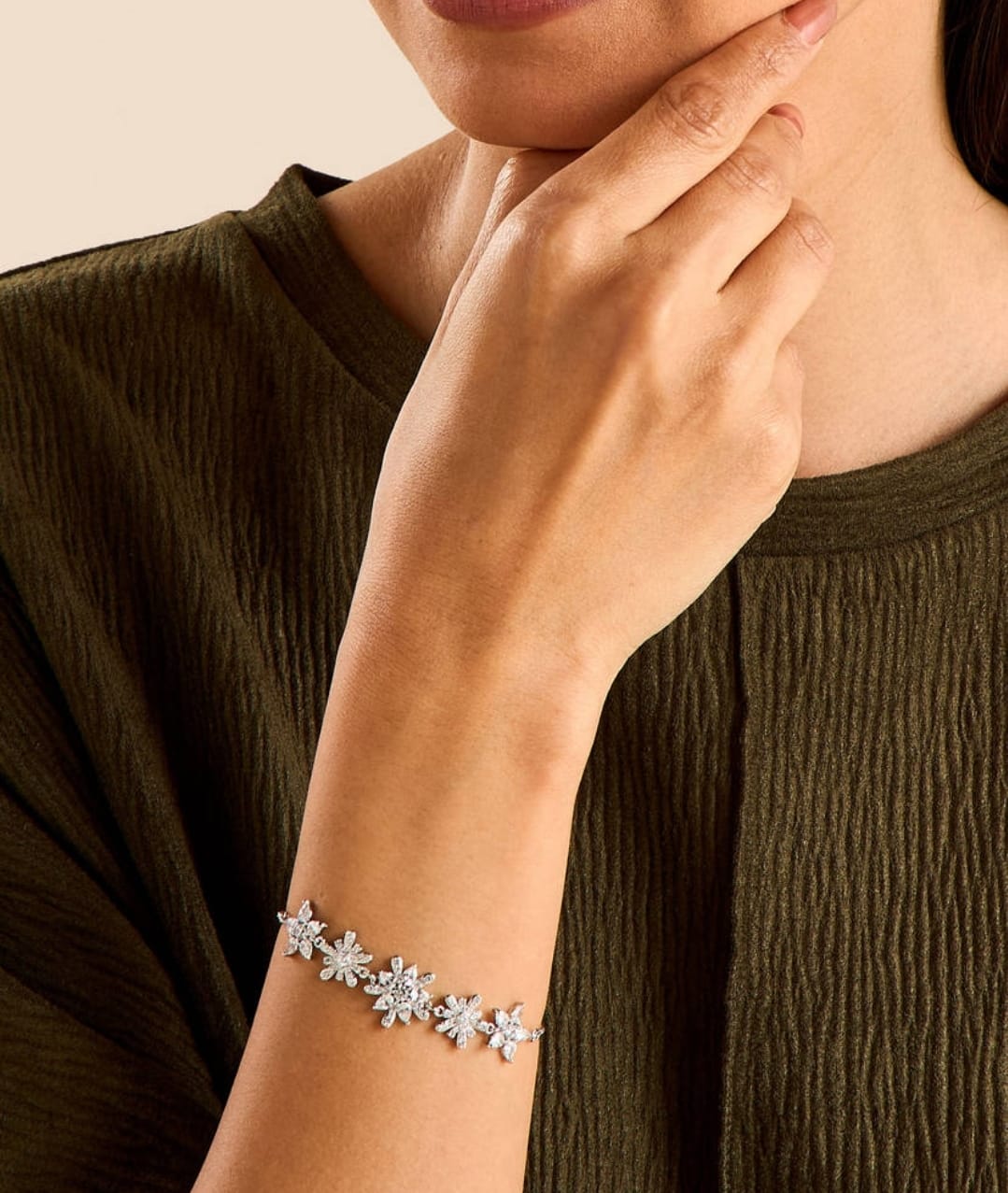 MAX Blooming Crystal Necklace