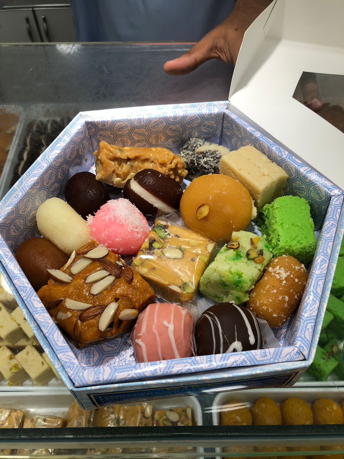 Surprise Package - Giftogram By Samana