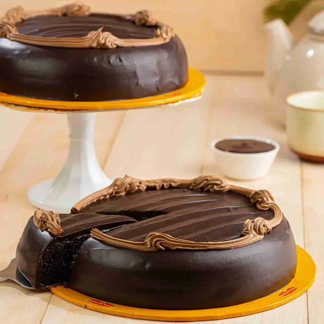 Chocolate Cake (1 Pound)