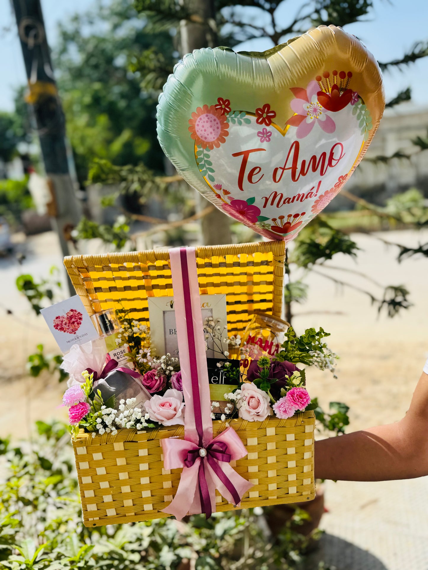 Mom’s Ultimate Gift Basket
