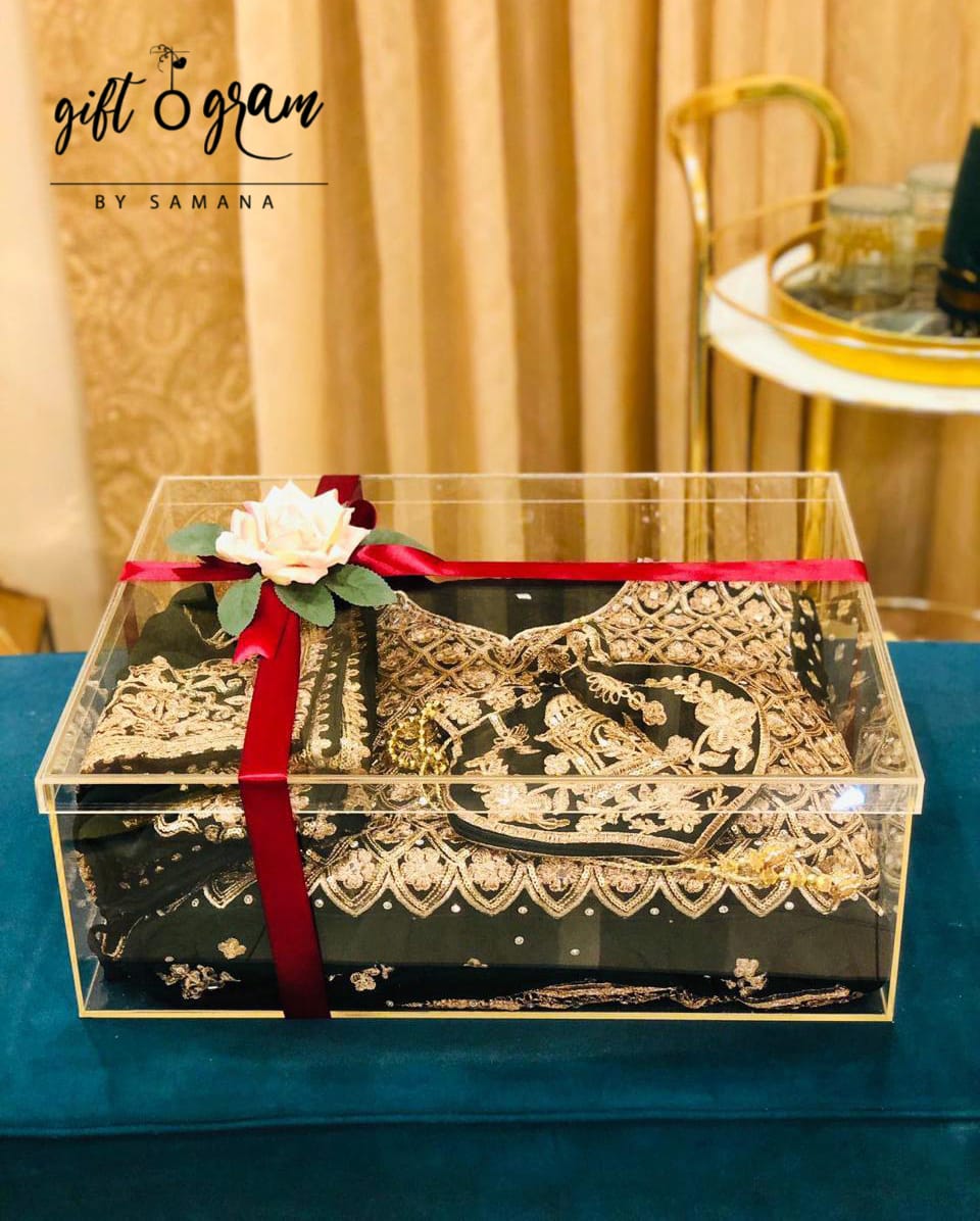 Medium Acrylic Wedding Gift Box