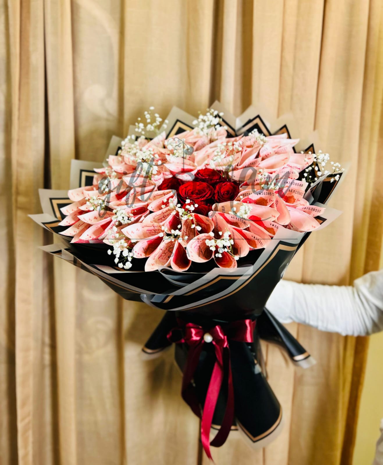 Currency Notes Bouquet with Roses