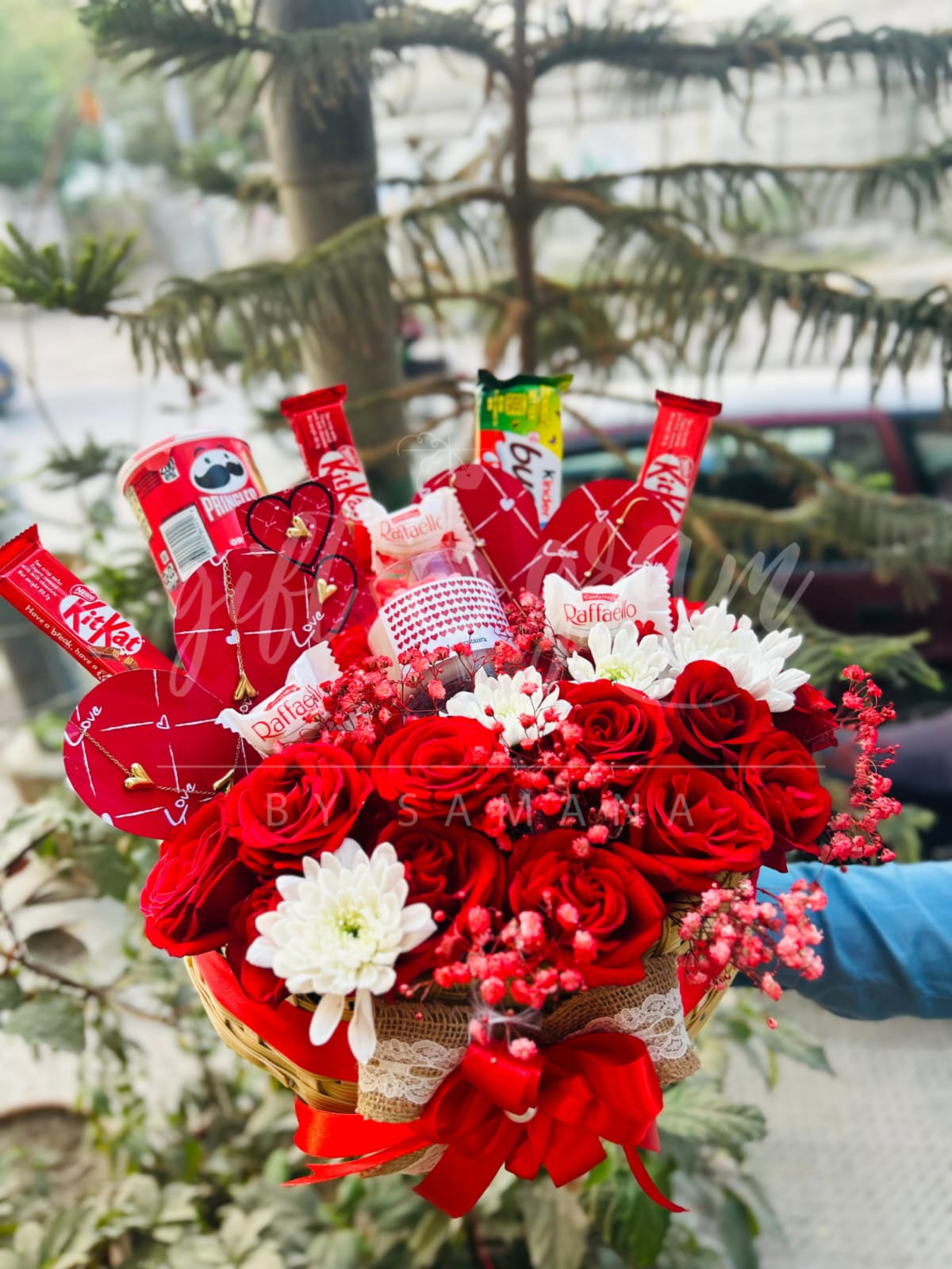 Royal Love Surprise Basket