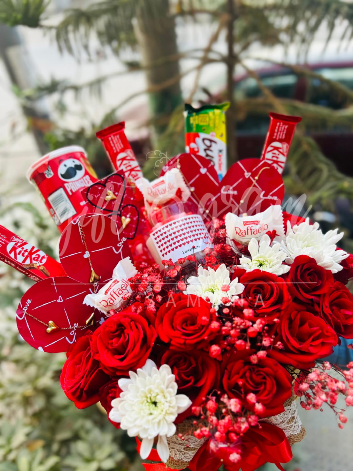 Royal Love Surprise Basket