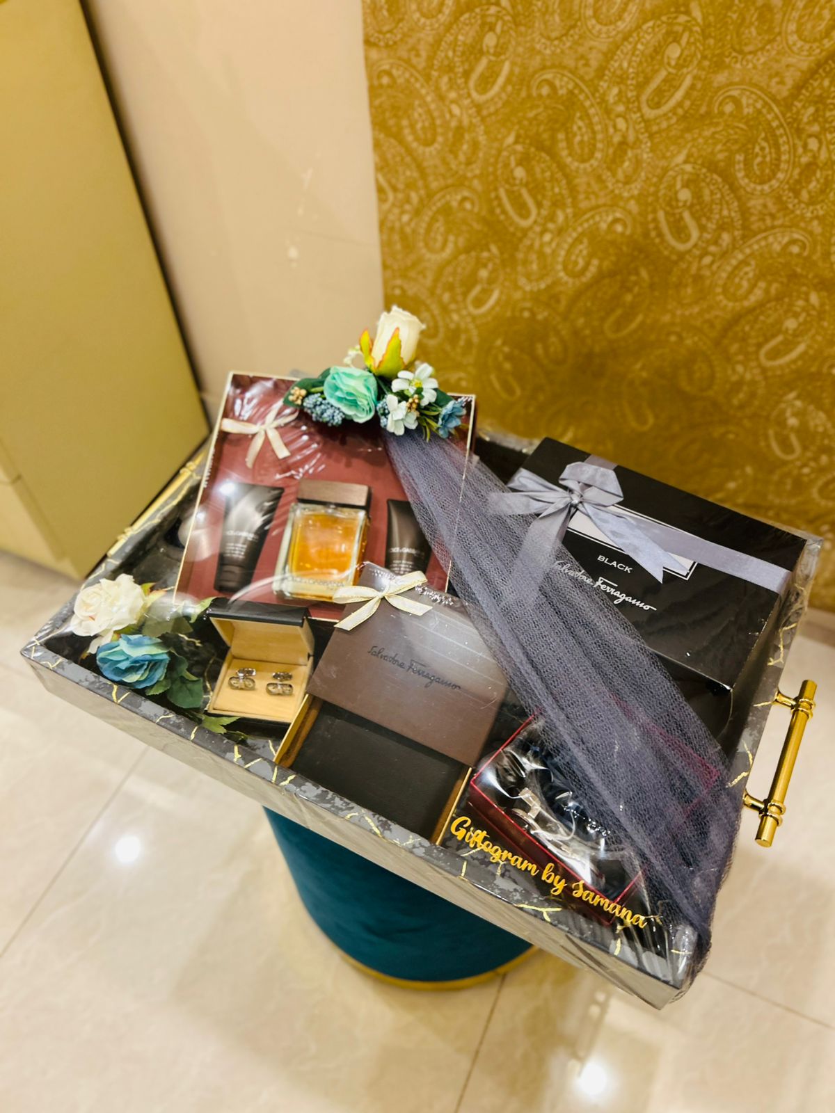 Premium Velvet Tray with Flower Net