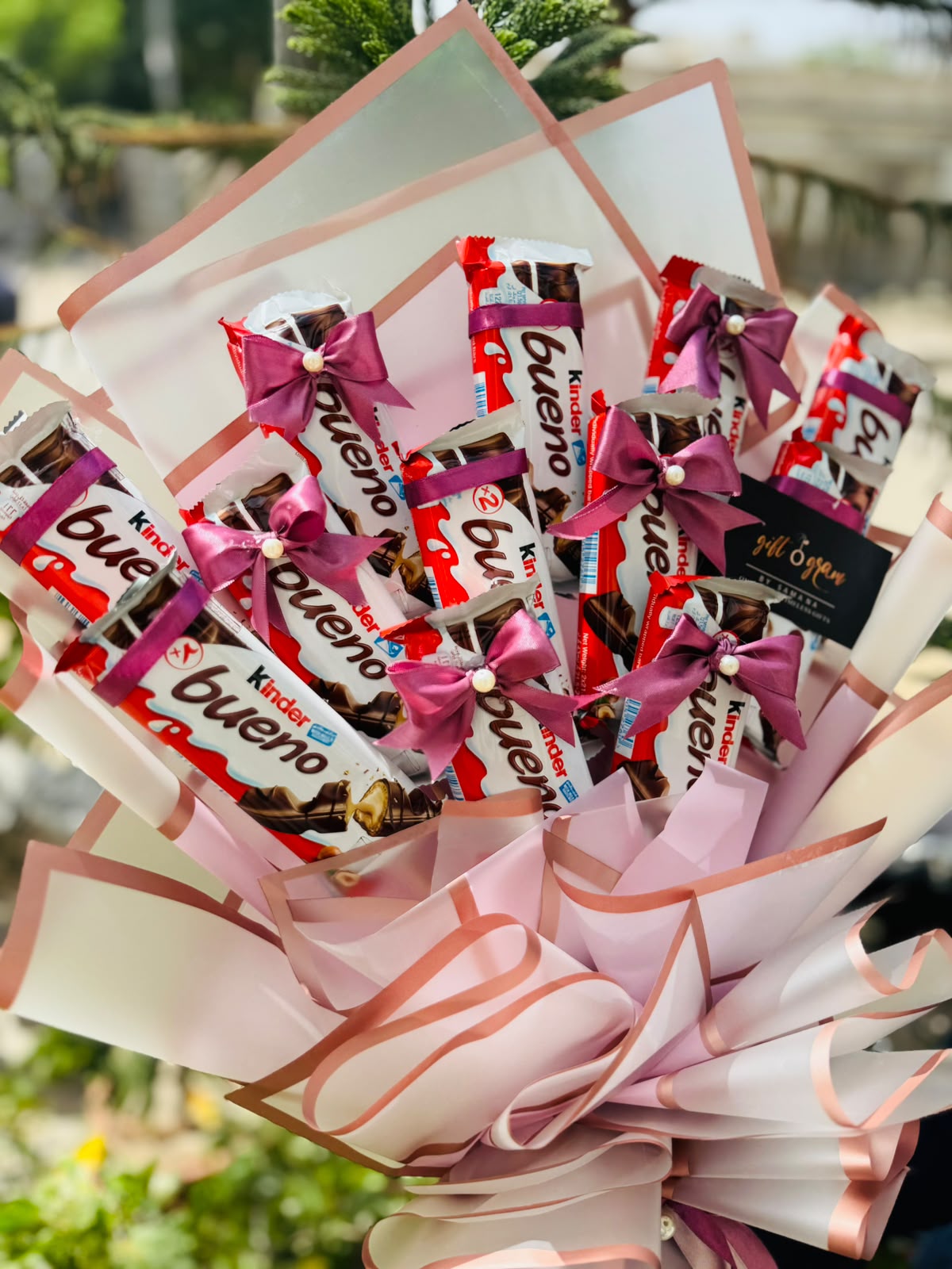 Luxury 12 Kinder Bueno Chocolate Bouquet