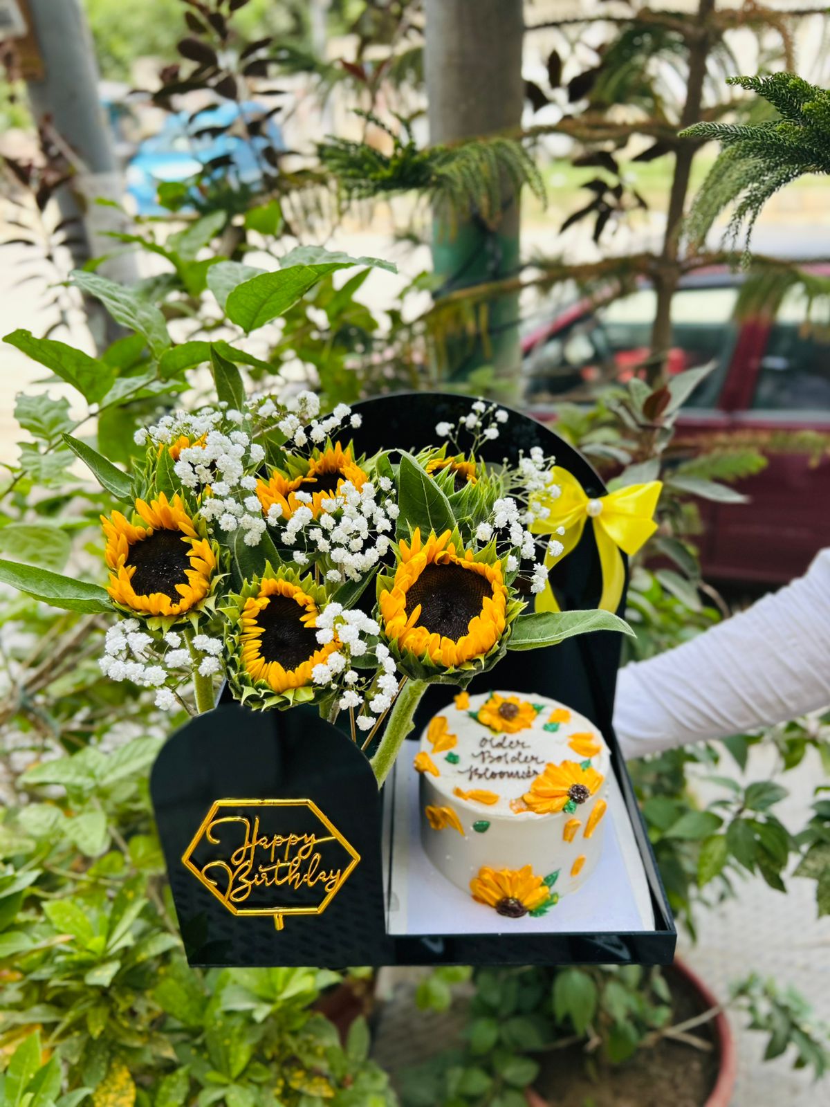 Sunflower & Birthday Cake Gift Box
