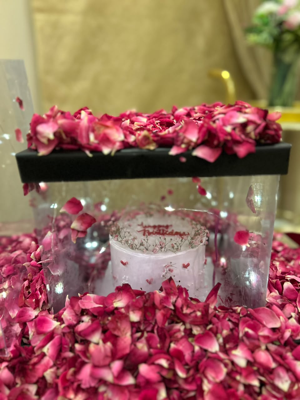 Pull Up Cake Surprise Box
