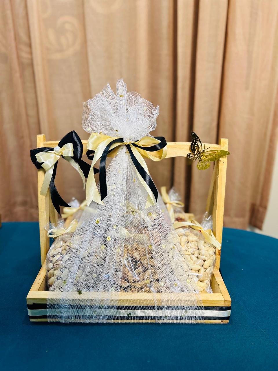 Luxury dry fruits gift tray with premium cashews, almonds, pistachios, walnuts, raisins, and mixed nuts by Giftogram By Samana for Karachi, Lahore, and Islamabad delivery.