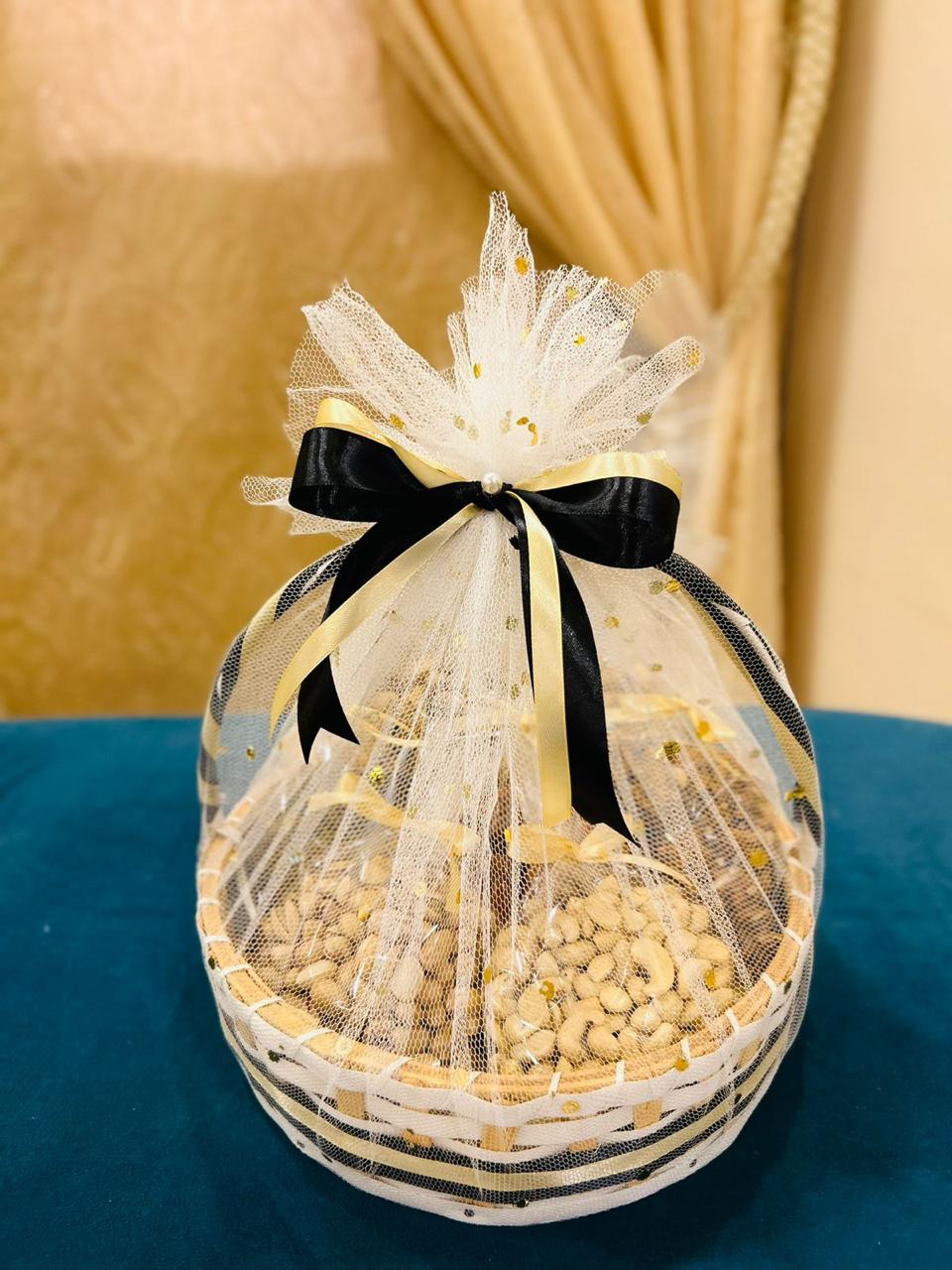 Premium cashew gift basket with high-quality cashew nuts in an elegant basket by Giftogram By Samana for Karachi, Lahore, and Islamabad delivery.