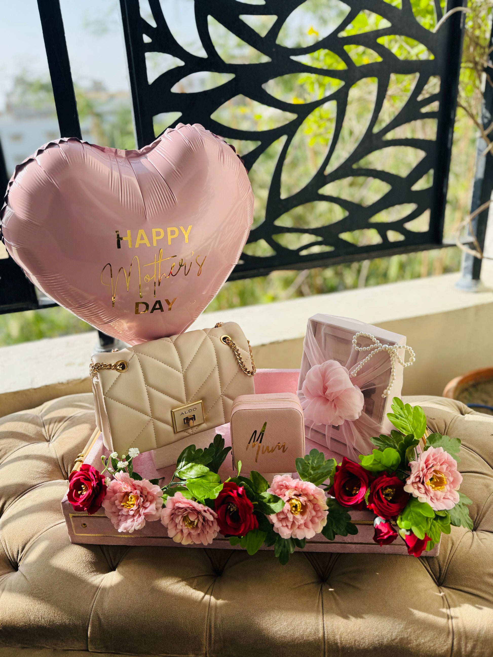Premium floral Mother’s Day gift tray with elegant decoration
