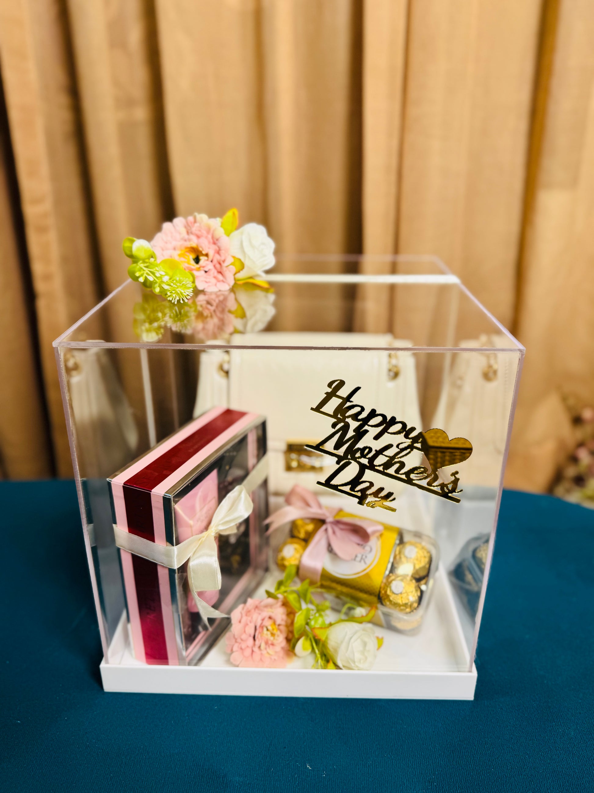 Premium perfume set included in luxury Mother’s Day hamper Pakistan

